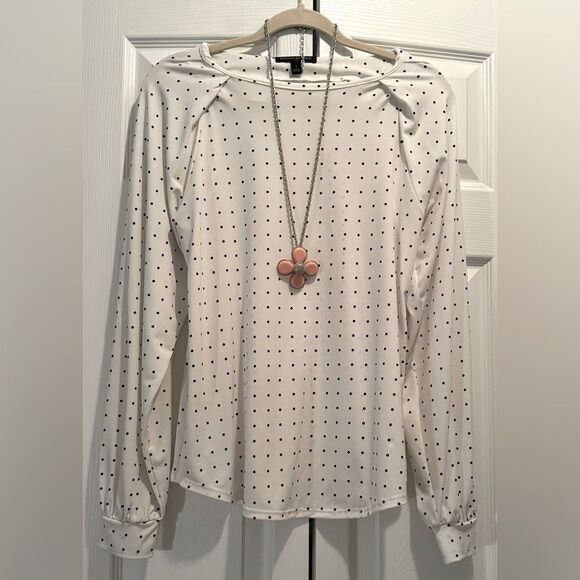 Timeless! Banana Republic black & white polka-dot top! - Picture 4 of 9